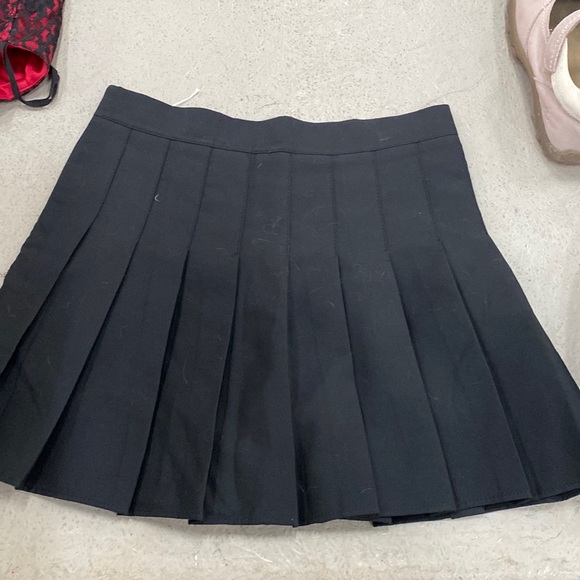 Black skirt - Picture 1 of 3